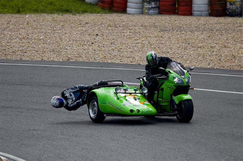 The association para side racing team